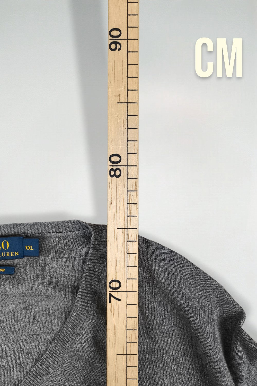 Maglione Polo Ralph Lauren con scollo a V grigio di seconda mano | Maglieria classica anni 2010