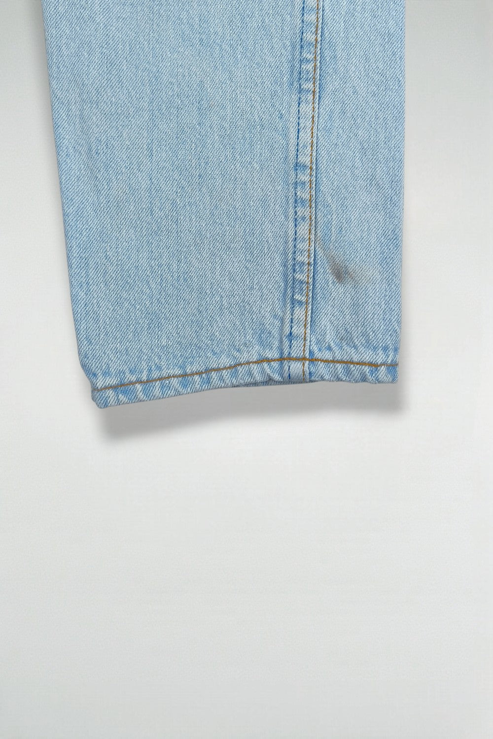 Vintage Levi’s 550 Light Wash Jeans USA Made Blue Denim W30 L32
