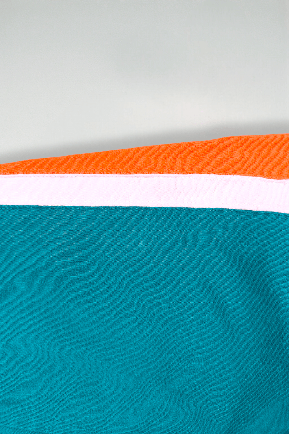 Maglietta vintage con grafica dei Miami Dolphins della NFL, verde acqua e arancione | Abbigliamento per tifosi anni 2000