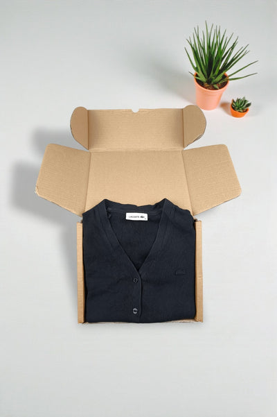 Cardigan Lacoste in maglia a coste nero di seconda mano | Maglieria da donna