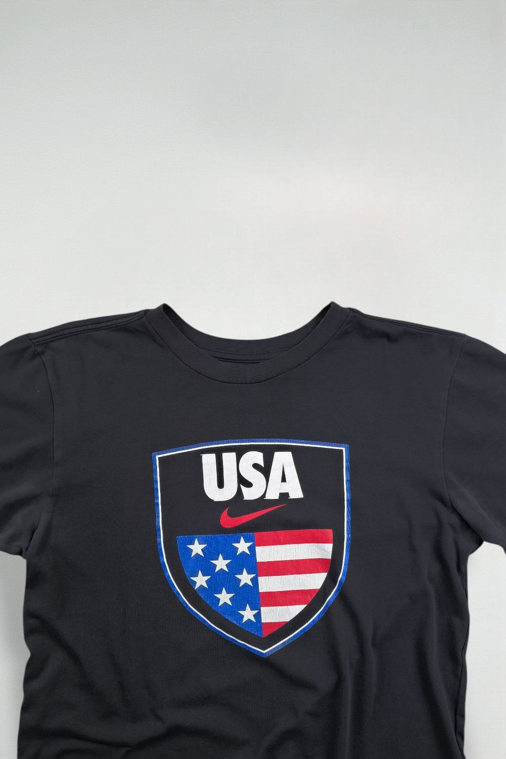 Maglietta vintage Nike USA Soccer Shield nera | Abbigliamento della squadra anni 2010
