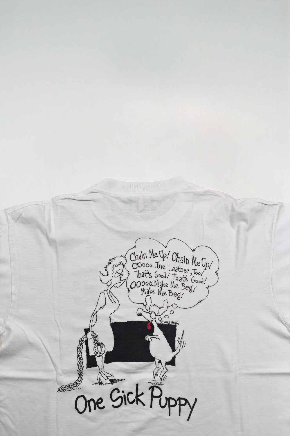 Maglietta grafica vintage One Sick Puppy Kahonee Cartoon, bianca | Punto singolo anni '90