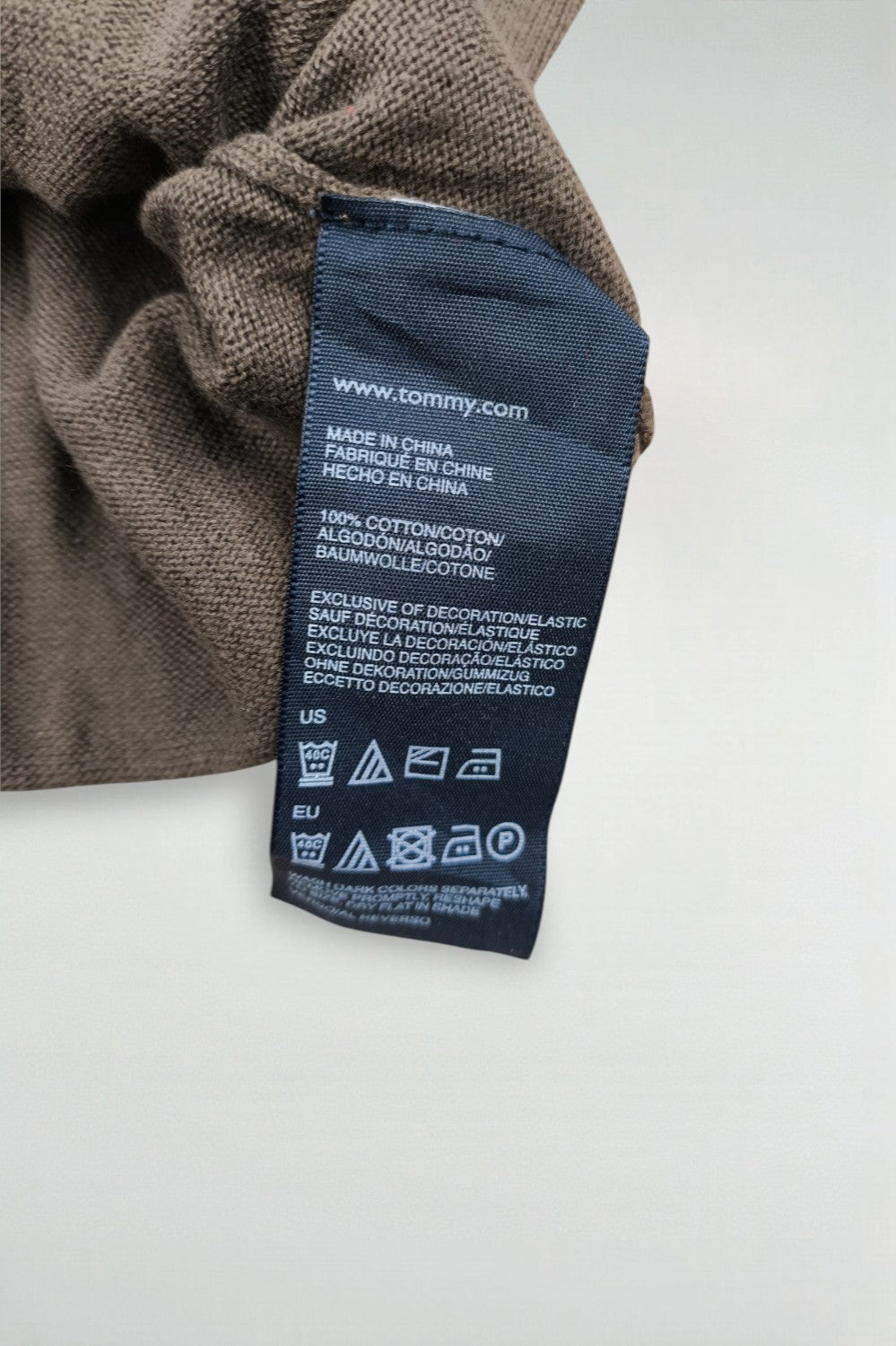 Maglione marrone Tommy Hilfiger di seconda mano | Maglieria classica essenziale