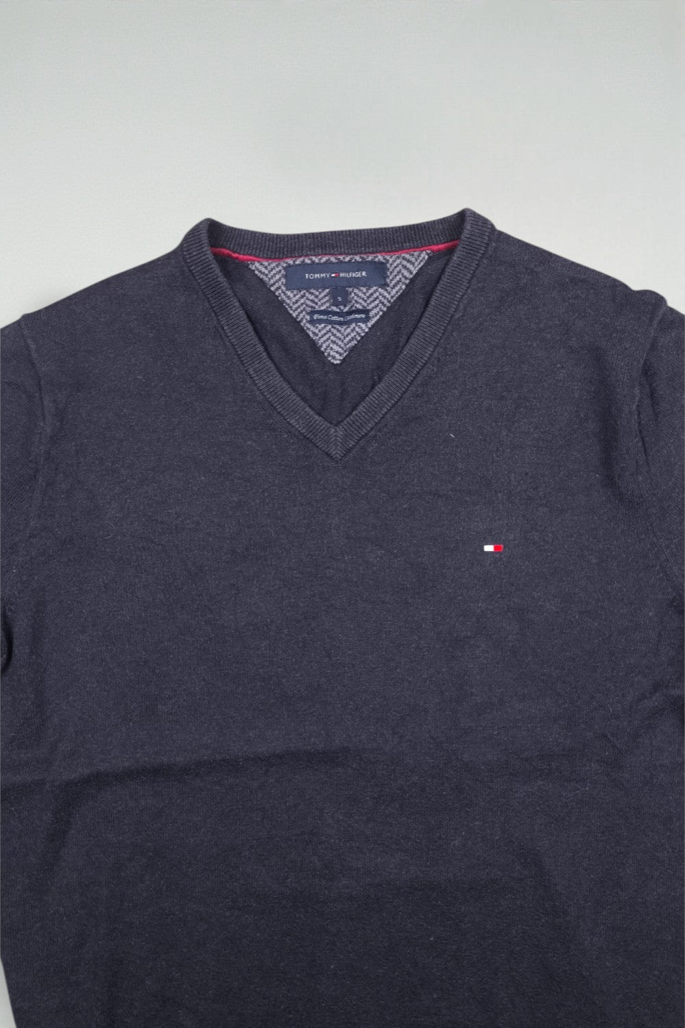 Maglione in maglia con scollo a V blu navy Tommy Hilfiger di seconda mano | Pima Cotton Cashmere