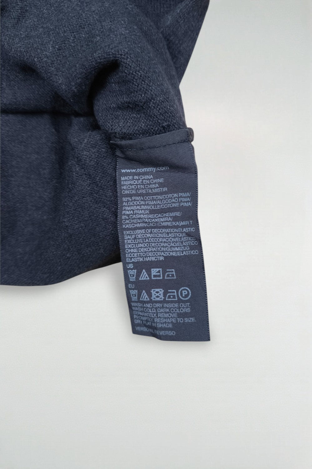 Maglione in maglia con scollo a V blu navy Tommy Hilfiger di seconda mano | Pima Cotton Cashmere