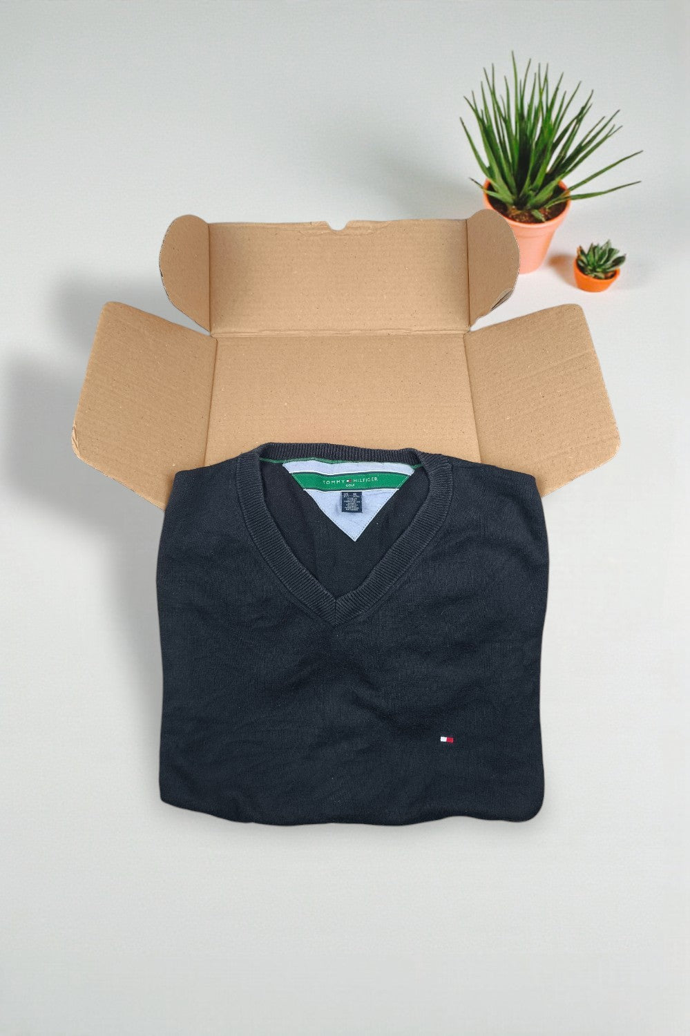 Maglione Tommy Hilfiger Golf con scollo a V di seconda mano, nero | Maglieria casual anni 2010