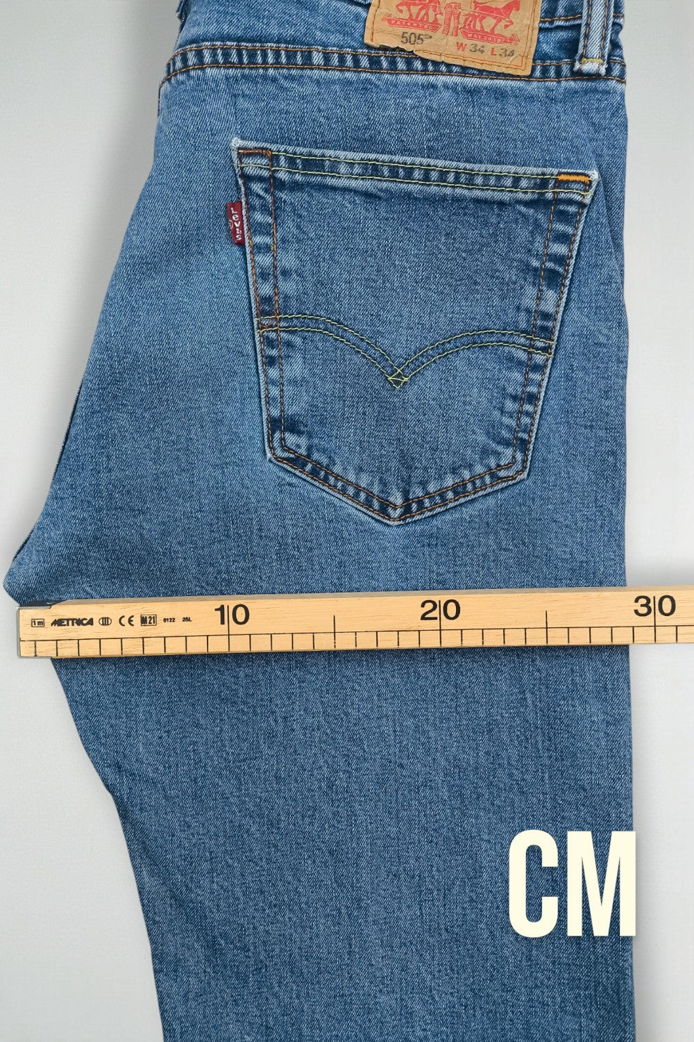 Vintage Levi’s 505 Straight-Leg Jeans Blue | 2000s Classic Denim