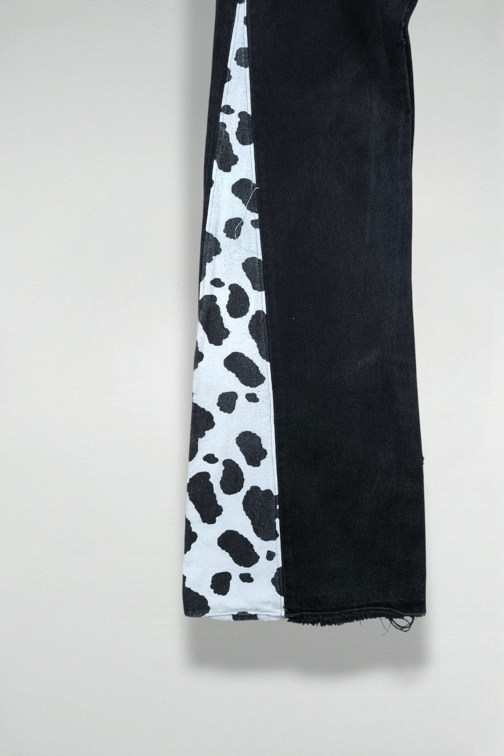 Jeans vintage Levi's Custom Rework con stampa mucca, neri | Pantaloni in denim anni 2000