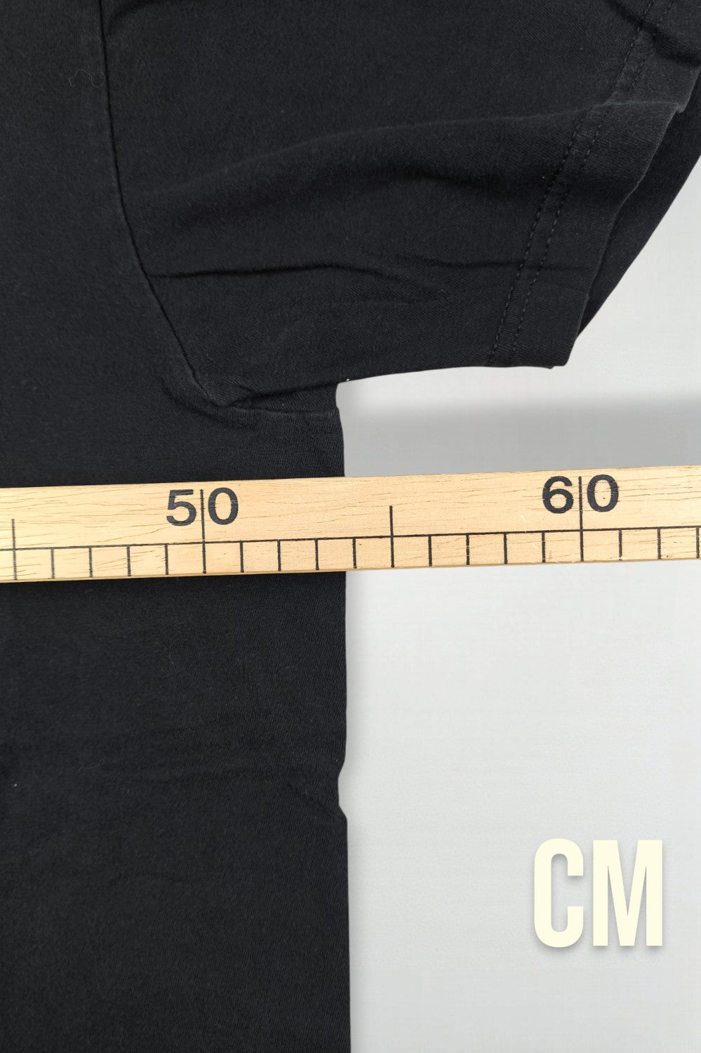 Maglietta vintage NBA Cleveland Cavaliers LeBron James con grafica nera | Maglietta da basket anni 2000