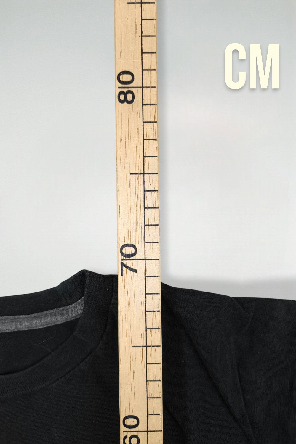 Maglietta vintage NBA Cleveland Cavaliers LeBron James con grafica nera | Maglietta da basket anni 2000