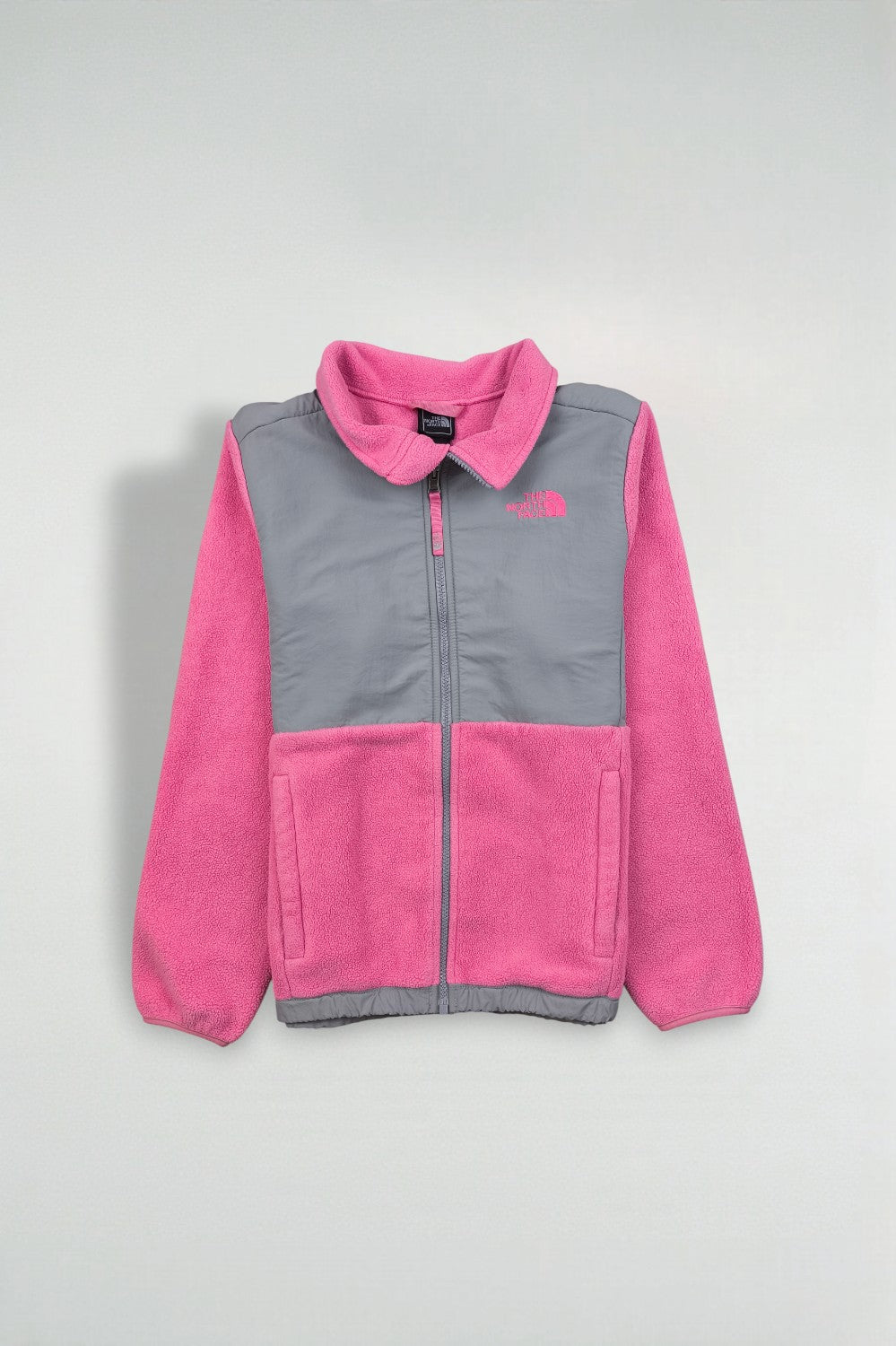 Giacca in pile The North Face Denali per ragazze di seconda mano, rosa e grigia | Giacca con cerniera per esterni