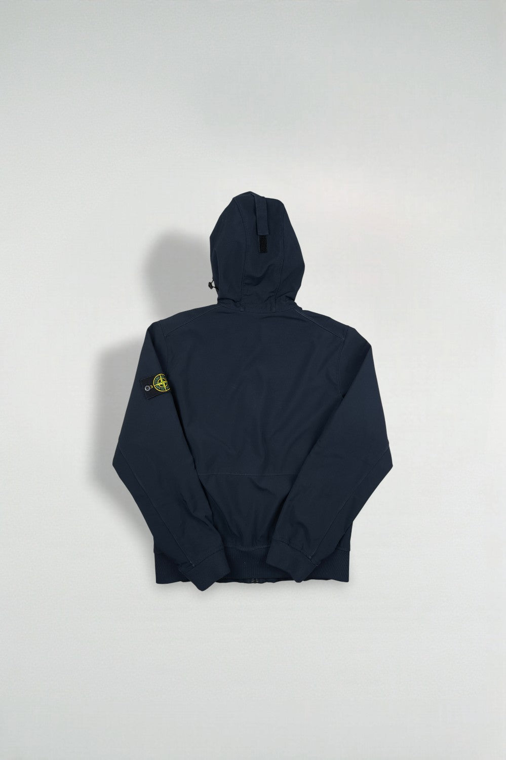 Giacca con cappuccio Stone Island Soft Shell di seconda mano, colore blu navy | Capispalla tecnici
