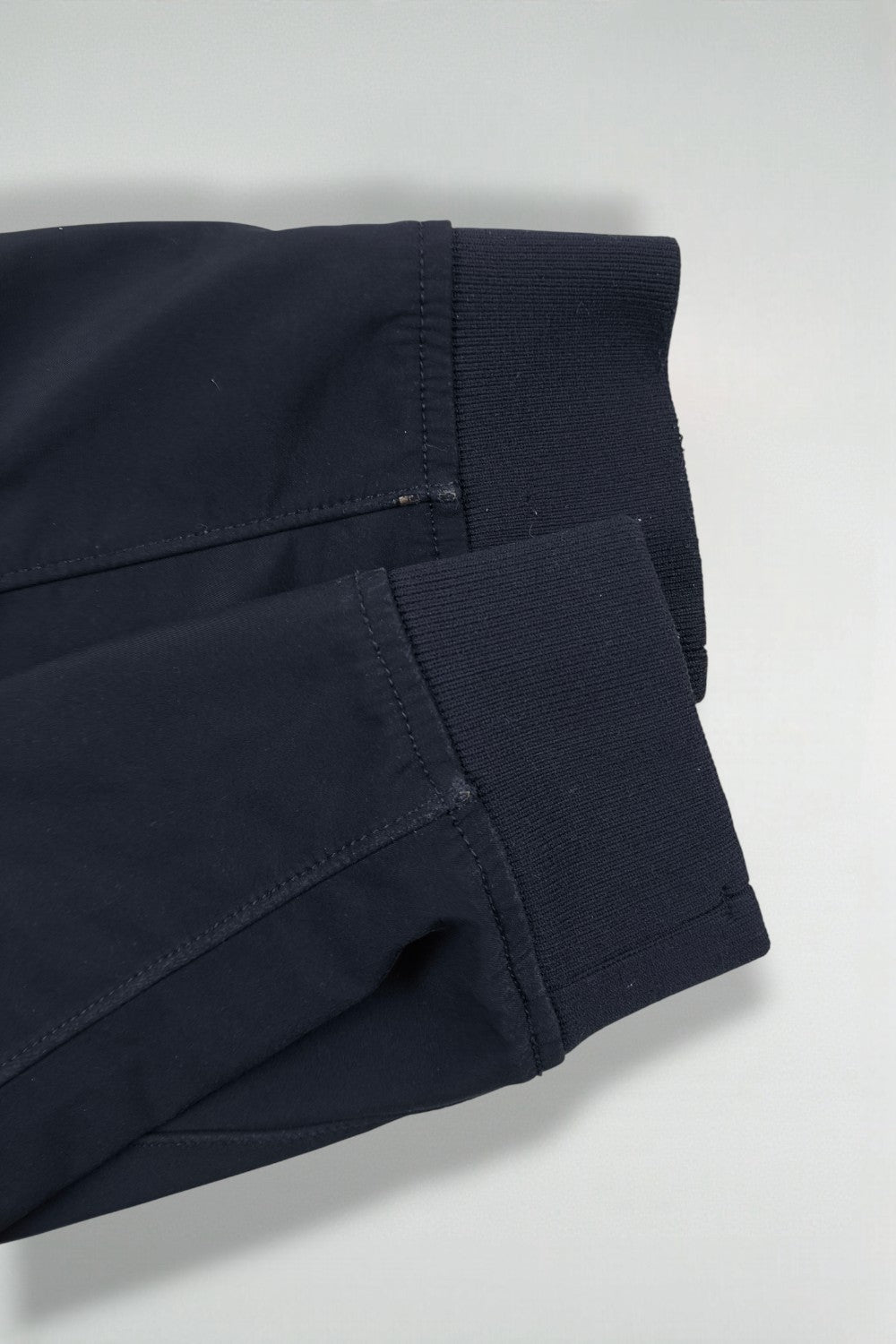 Giacca con cappuccio Stone Island Soft Shell di seconda mano, colore blu navy | Capispalla tecnici