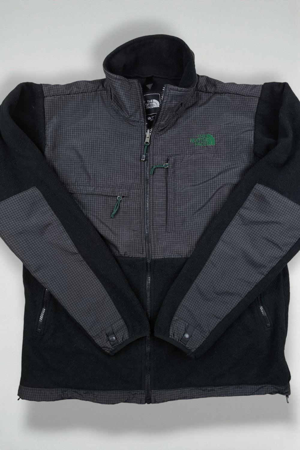 Giacca vintage in pile The North Face Polartec Full Zip Denali nera/grigia | Abbigliamento outdoor anni 2000