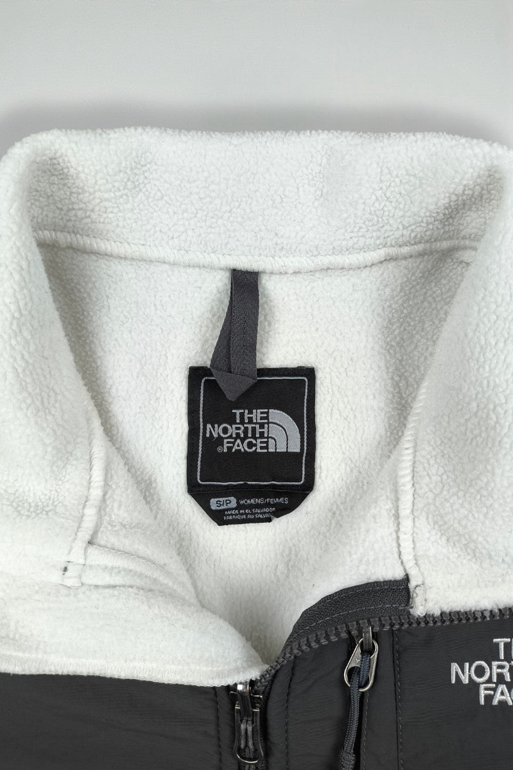 Giacca vintage in pile Polartec The North Face grigio chiaro e nero | Abbigliamento outdoor anni 2000