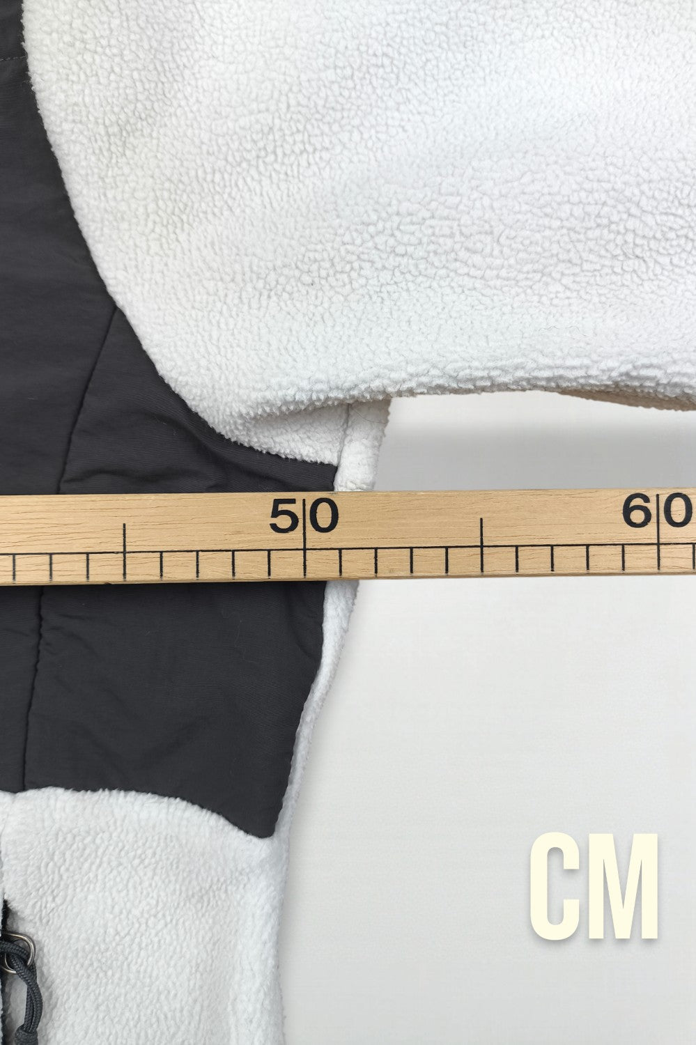 Giacca vintage in pile Polartec The North Face grigio chiaro e nero | Abbigliamento outdoor anni 2000