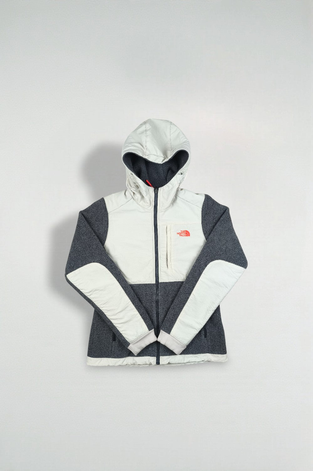 Giacca in pile con cappuccio The North Face vintage grigia e bianca | Abbigliamento da esterno da donna