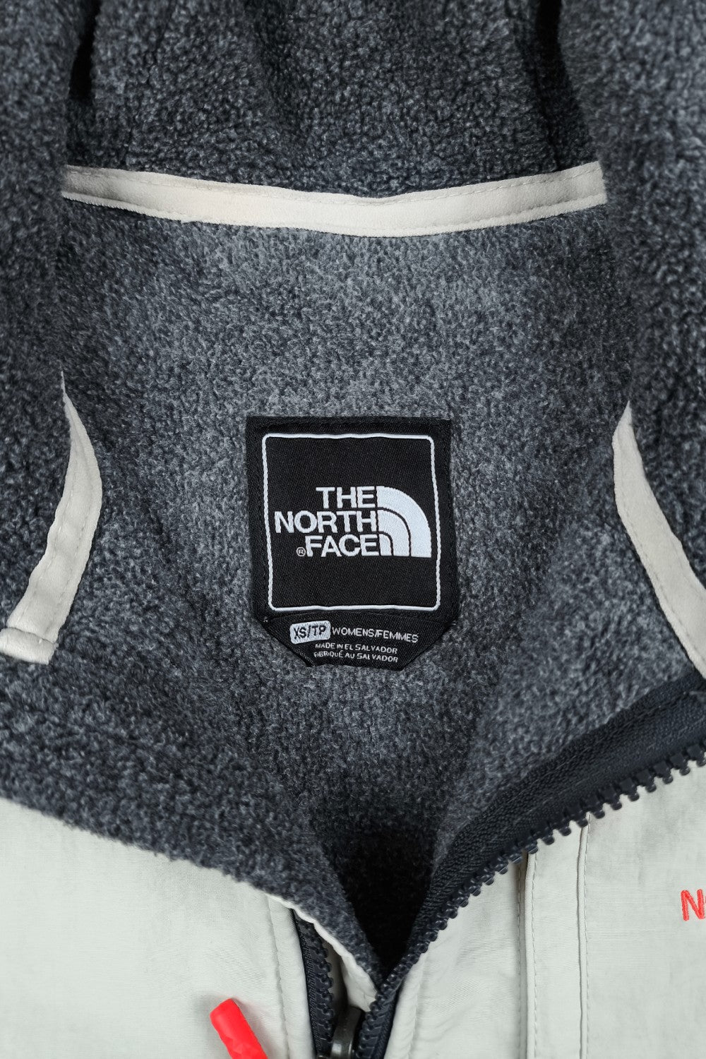 Giacca in pile con cappuccio The North Face vintage grigia e bianca | Abbigliamento da esterno da donna