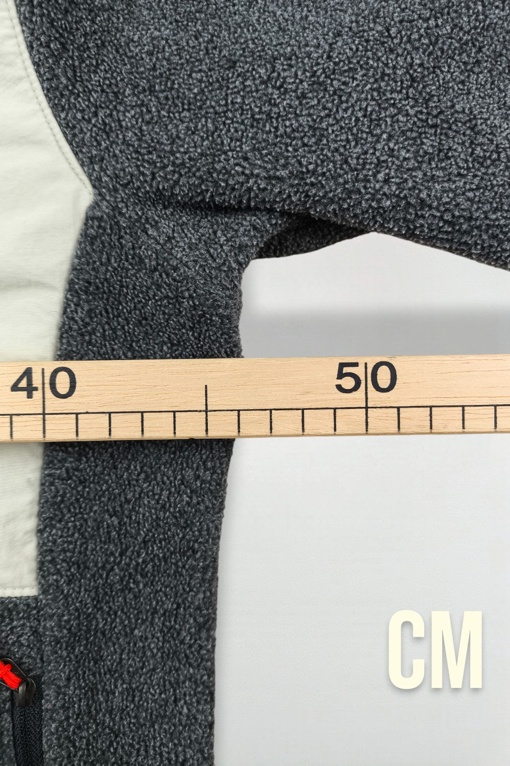 Giacca in pile con cappuccio The North Face vintage grigia e bianca | Abbigliamento da esterno da donna