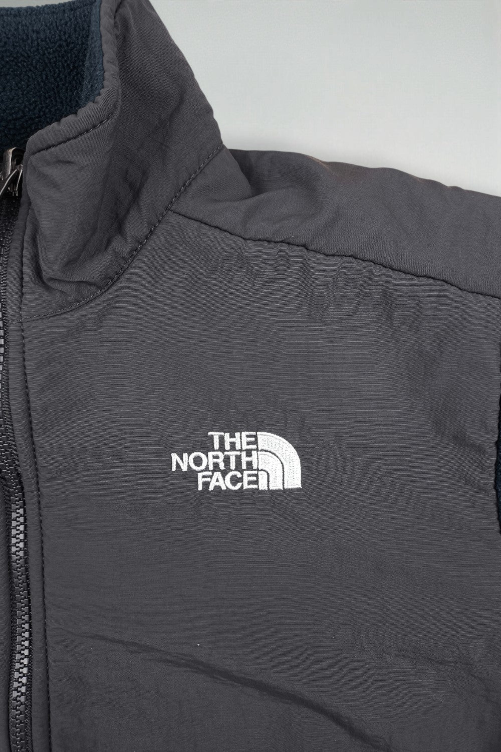 Giacca in pile vintage The North Face con cerniera completa blu navy | Abbigliamento outdoor dei primi anni 2000