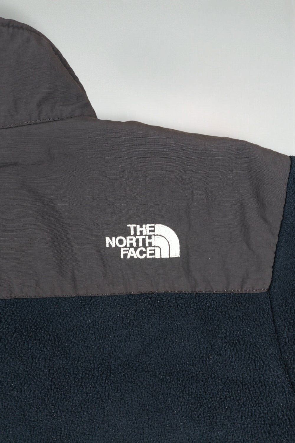 Giacca in pile vintage The North Face con cerniera completa blu navy | Abbigliamento outdoor dei primi anni 2000