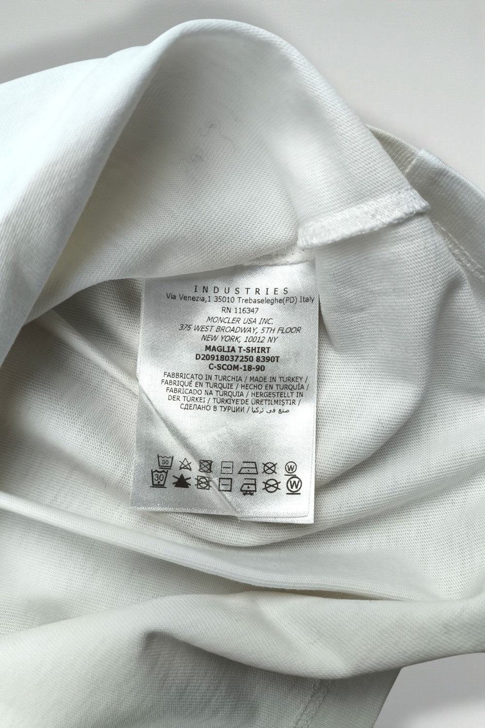 T-shirt vintage con logo grafico Moncler bianca | Abbigliamento casual di design anni 2010