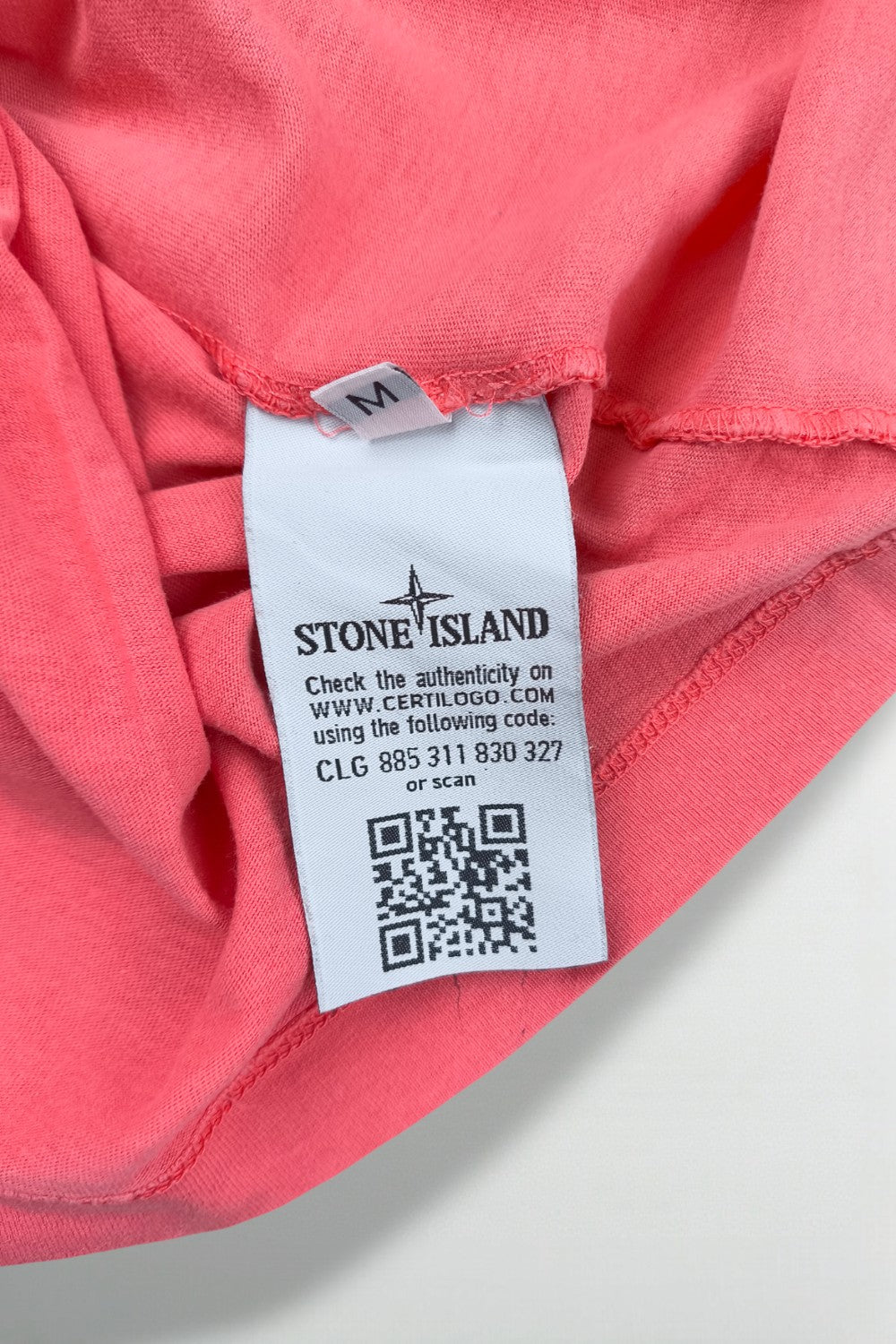 Maglietta vintage Stone Island con logo della bussola rosa | Abbigliamento casual da strada anni 2000