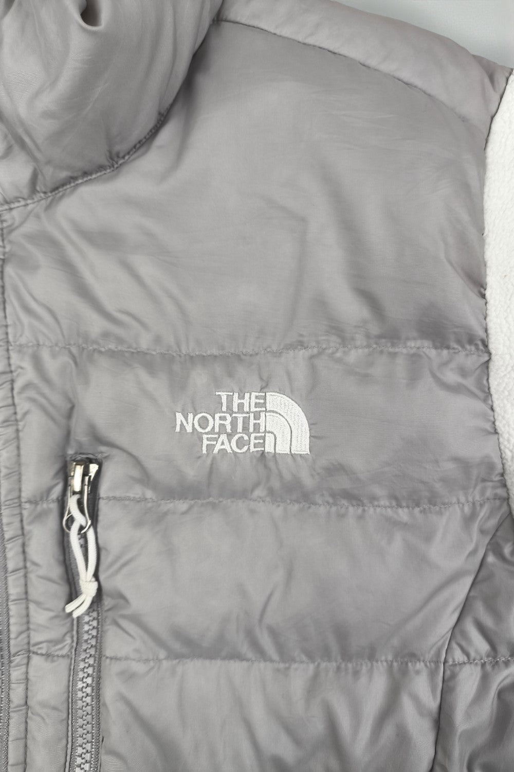 Giacca in pile vintage The North Face Denali grigio chiaro | Abbigliamento outdoor anni 2000