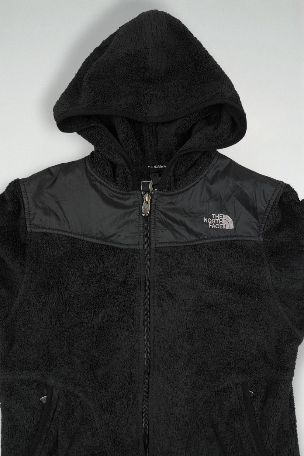 Giacca in pile con cappuccio vintage The North Face Denali nera | Abbigliamento outdoor anni 2000