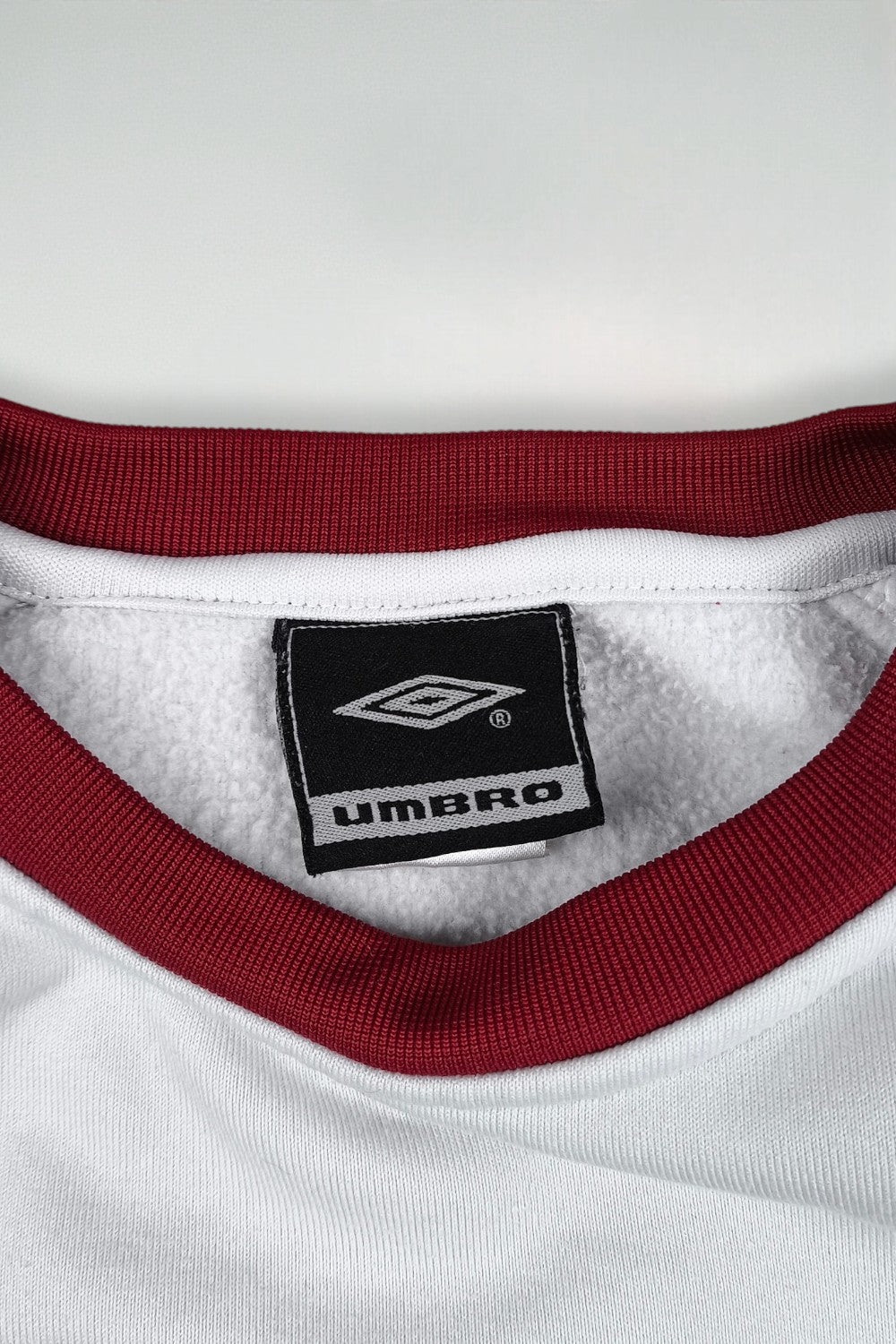 Vintage Umbro Logo Sweatshirt White Red | 2000s Sportswear Crewneck
