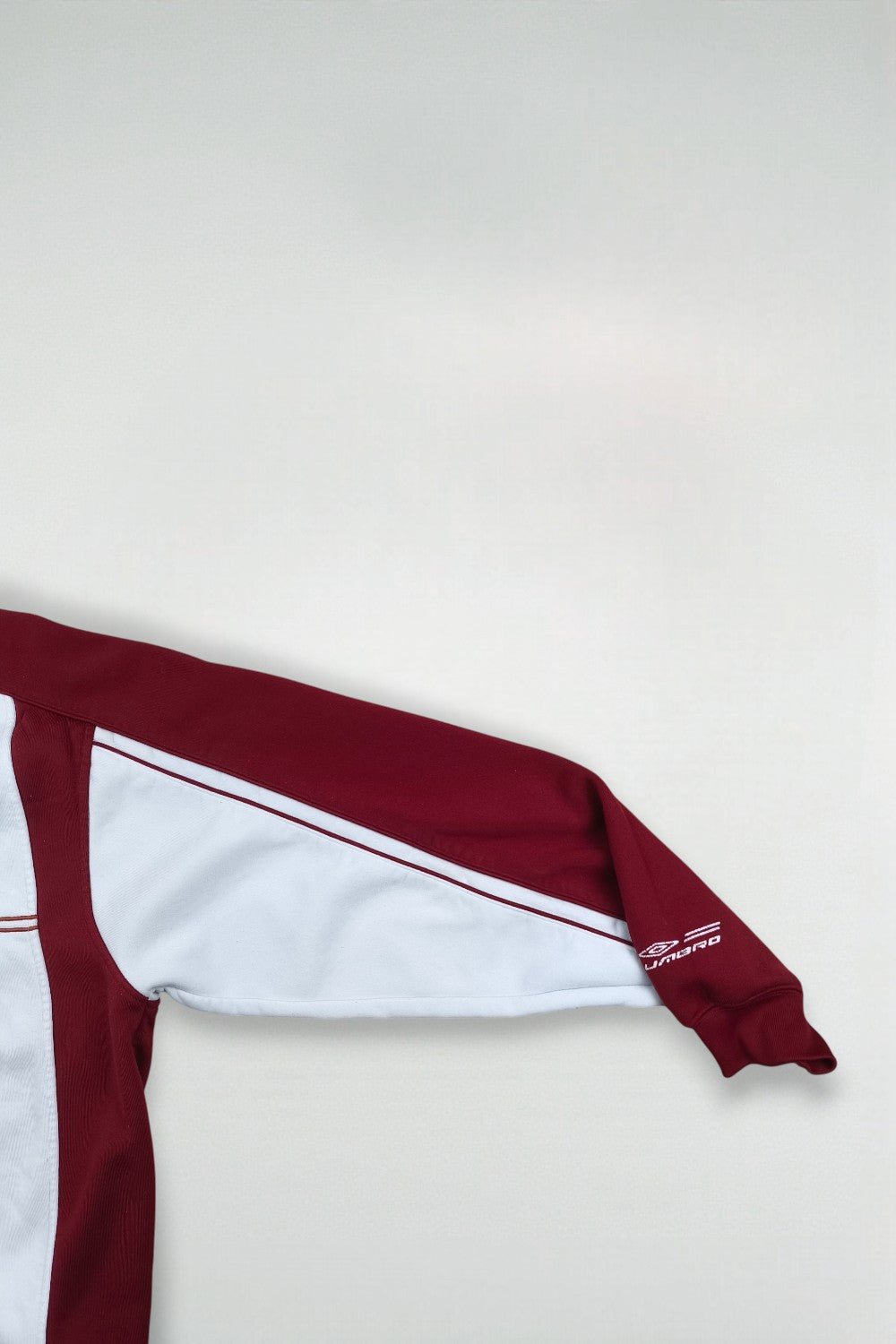 Vintage Umbro Logo Sweatshirt White Red | 2000s Sportswear Crewneck