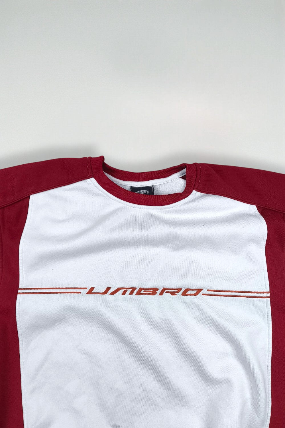 Vintage Umbro Logo Sweatshirt White Red | 2000s Sportswear Crewneck