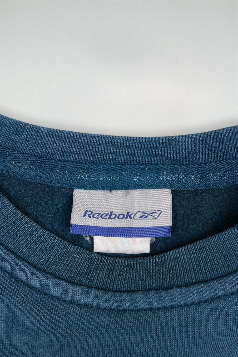 Vintage Reebok Small Logo Crewneck Sweatshirt Blue | Y2K Sportswear Essential