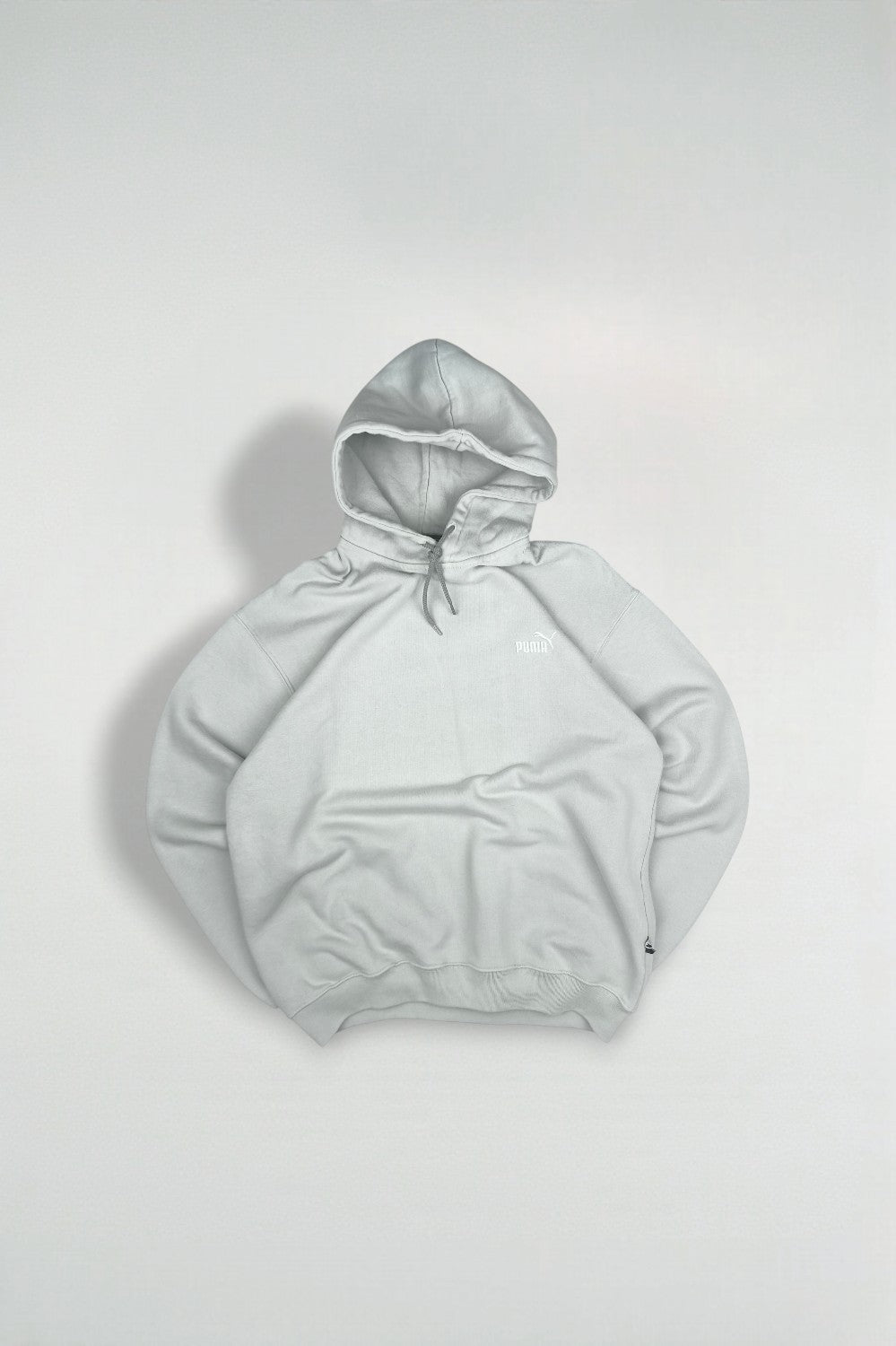 Vintage Puma Minimal Logo Hoodie Light Grey | Y2K Sportswear Sweatshirt