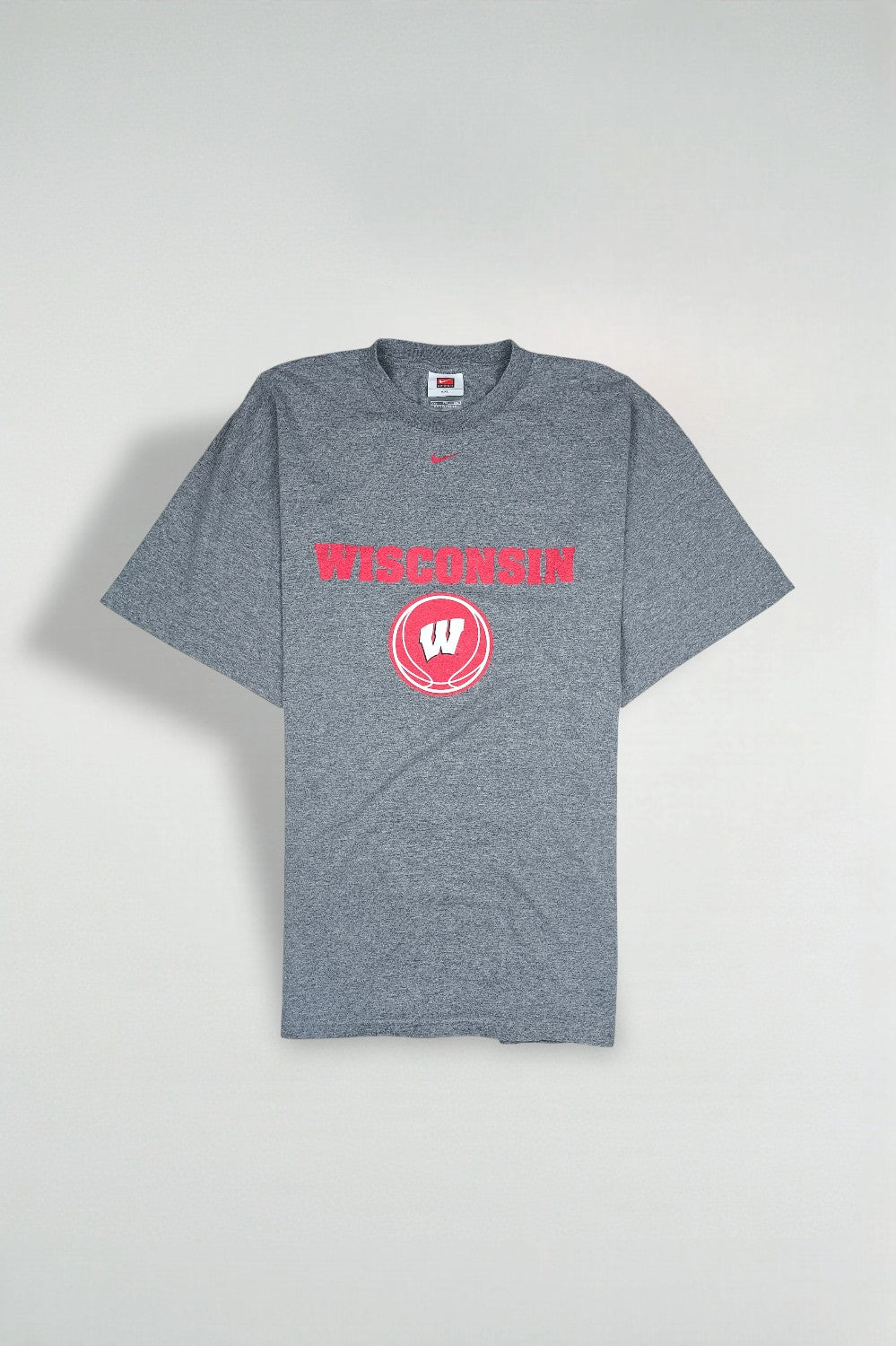 Vintage Nike Wisconsin Badgers T-Shirt Grey XXL | Y2K College Sports