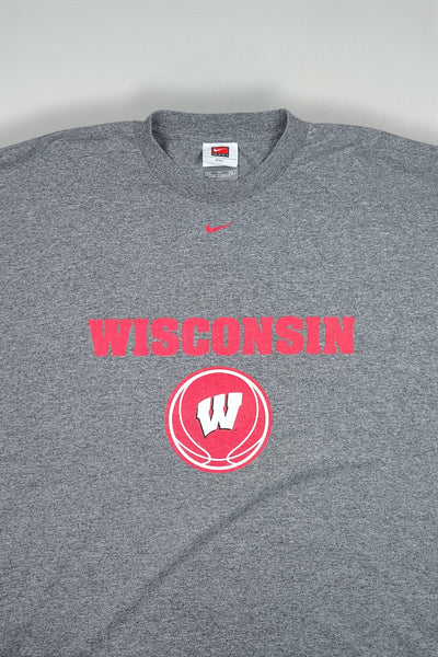 Vintage Nike Wisconsin Badgers T-Shirt Grey XXL | Y2K College Sports