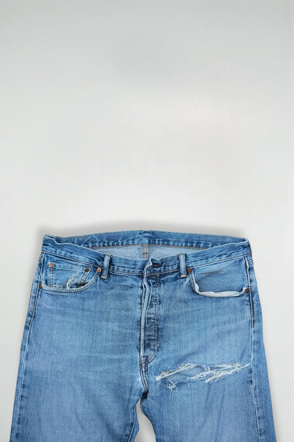 Vintage Levi’s 501 XX Jeans Light Blue Rare Leather Patch USA