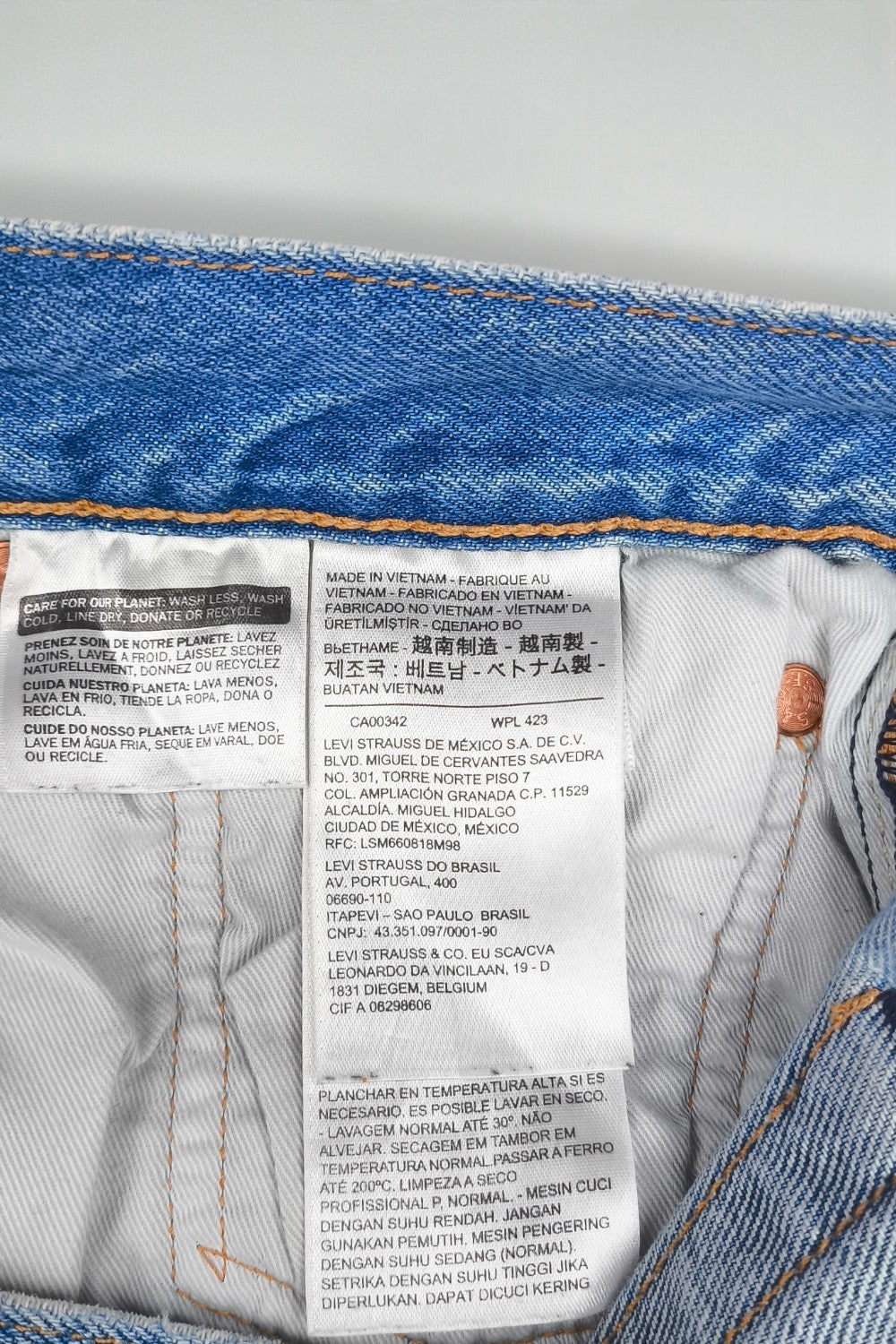 Vintage Levi’s 501 XX 1993 Distressed Jeans W34 Light Wash