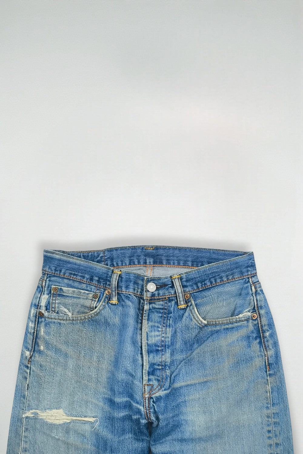 Vintage Levi’s 501 XX Jeans W32 Distressed Leather Patch Rare