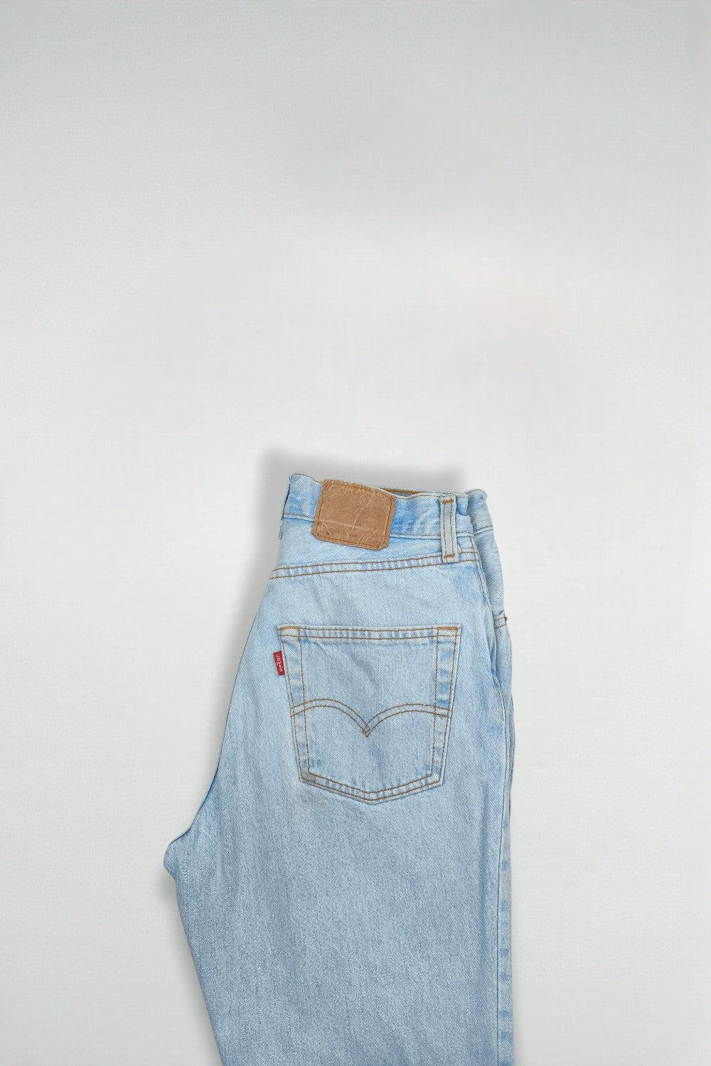Vintage Levi’s 550 Light Wash Jeans USA Made Blue Denim W30 L32