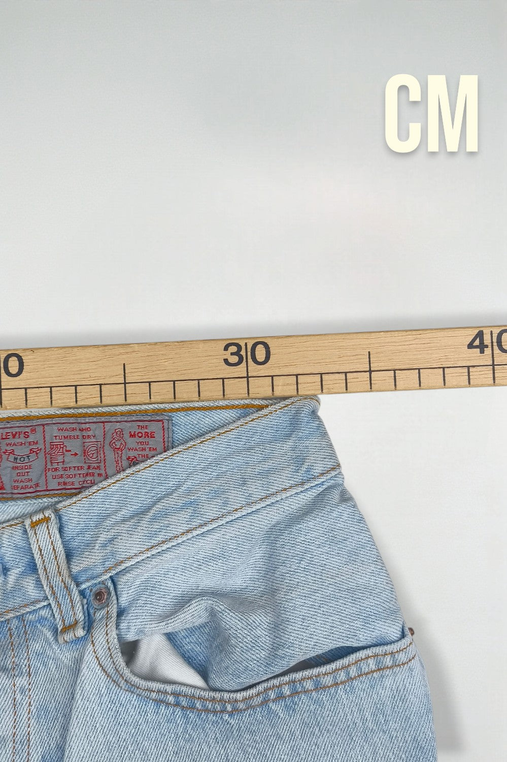 Vintage Levi’s 550 Light Wash Jeans USA Made Blue Denim W30 L32