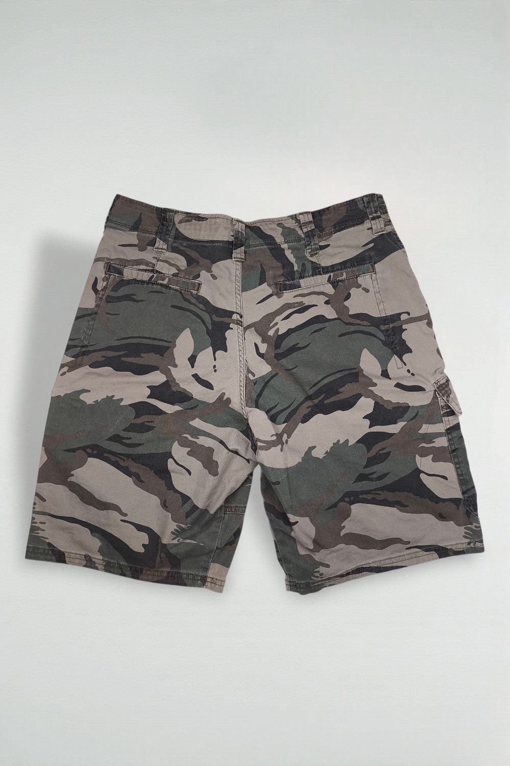Vintage Wrangler Camouflage Cargo Shorts | Relaxed Fit