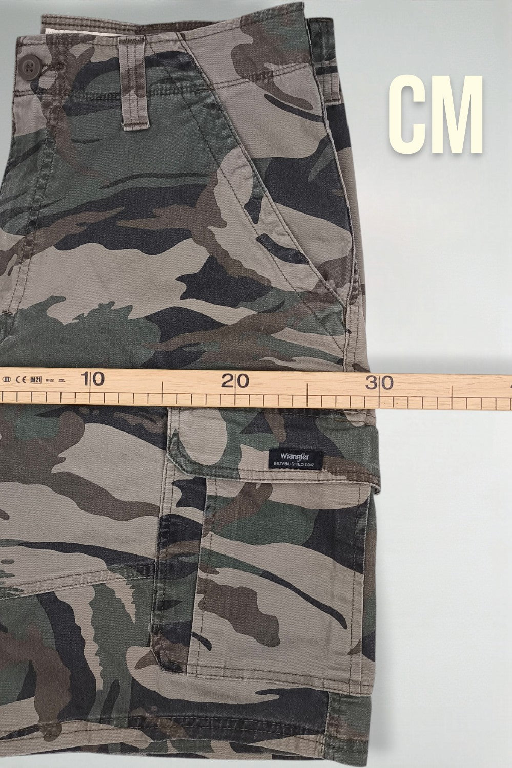 Vintage Wrangler Camouflage Cargo Shorts | Relaxed Fit