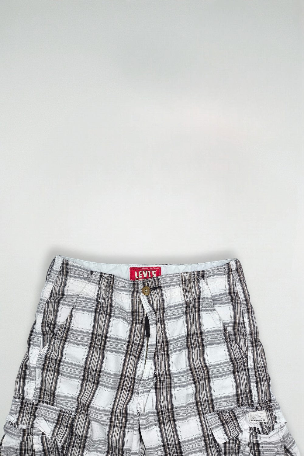 Vintage Levi’s Plaid Cargo Shorts White Brown W33 Y2K