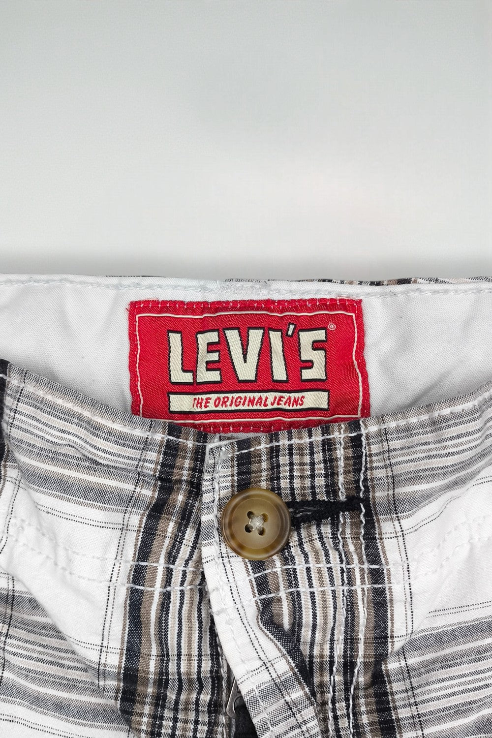 Vintage Levi’s Plaid Cargo Shorts White Brown W33 Y2K