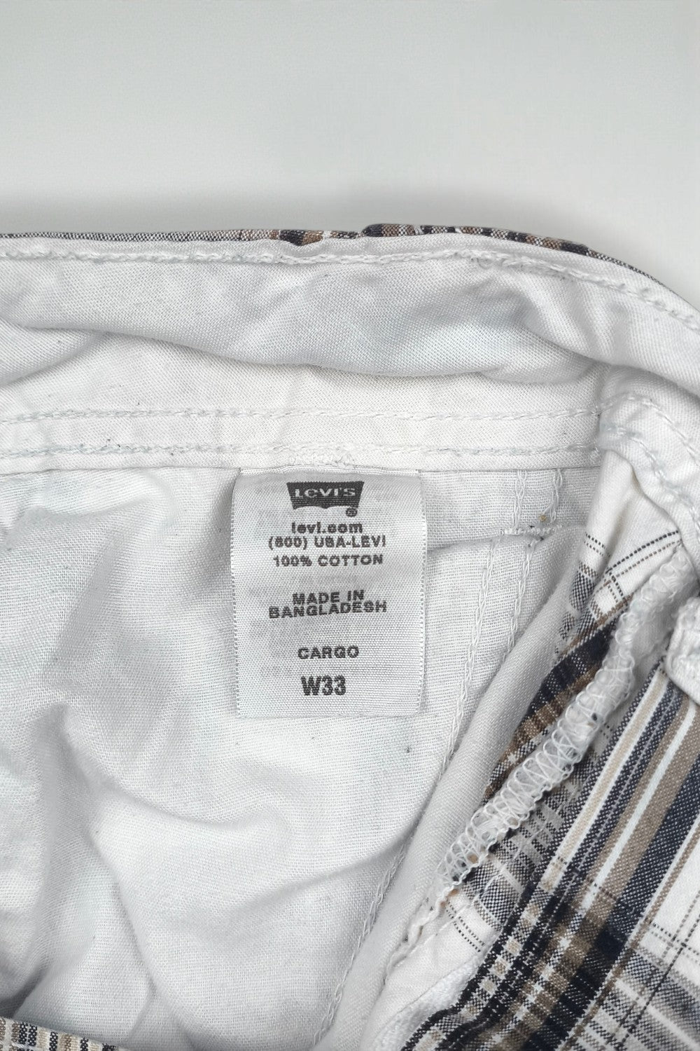 Vintage Levi’s Plaid Cargo Shorts White Brown W33 Y2K