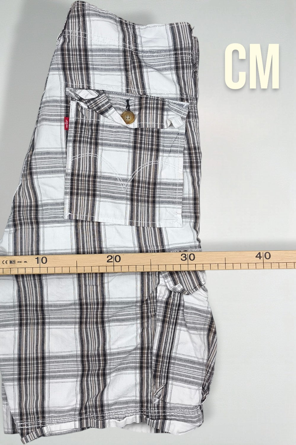 Vintage Levi’s Plaid Cargo Shorts White Brown W33 Y2K