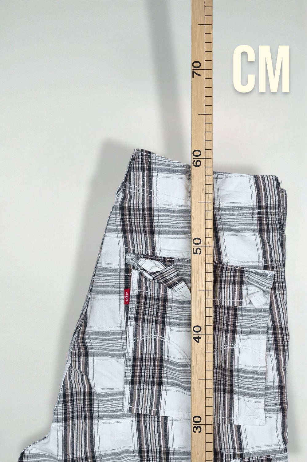Vintage Levi’s Plaid Cargo Shorts White Brown W33 Y2K