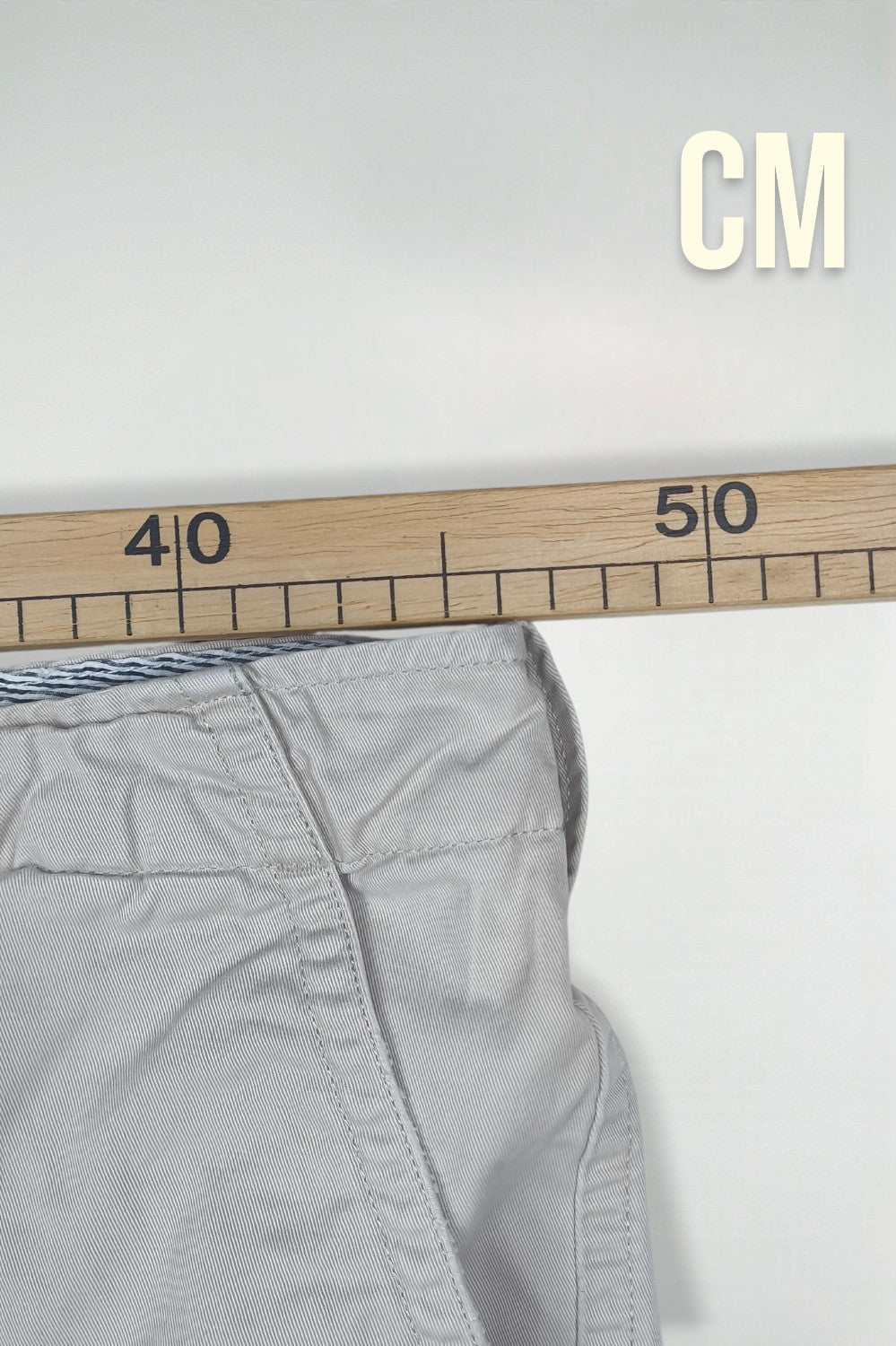 Vintage Tommy Hilfiger Cargo Shorts Beige Utility W36