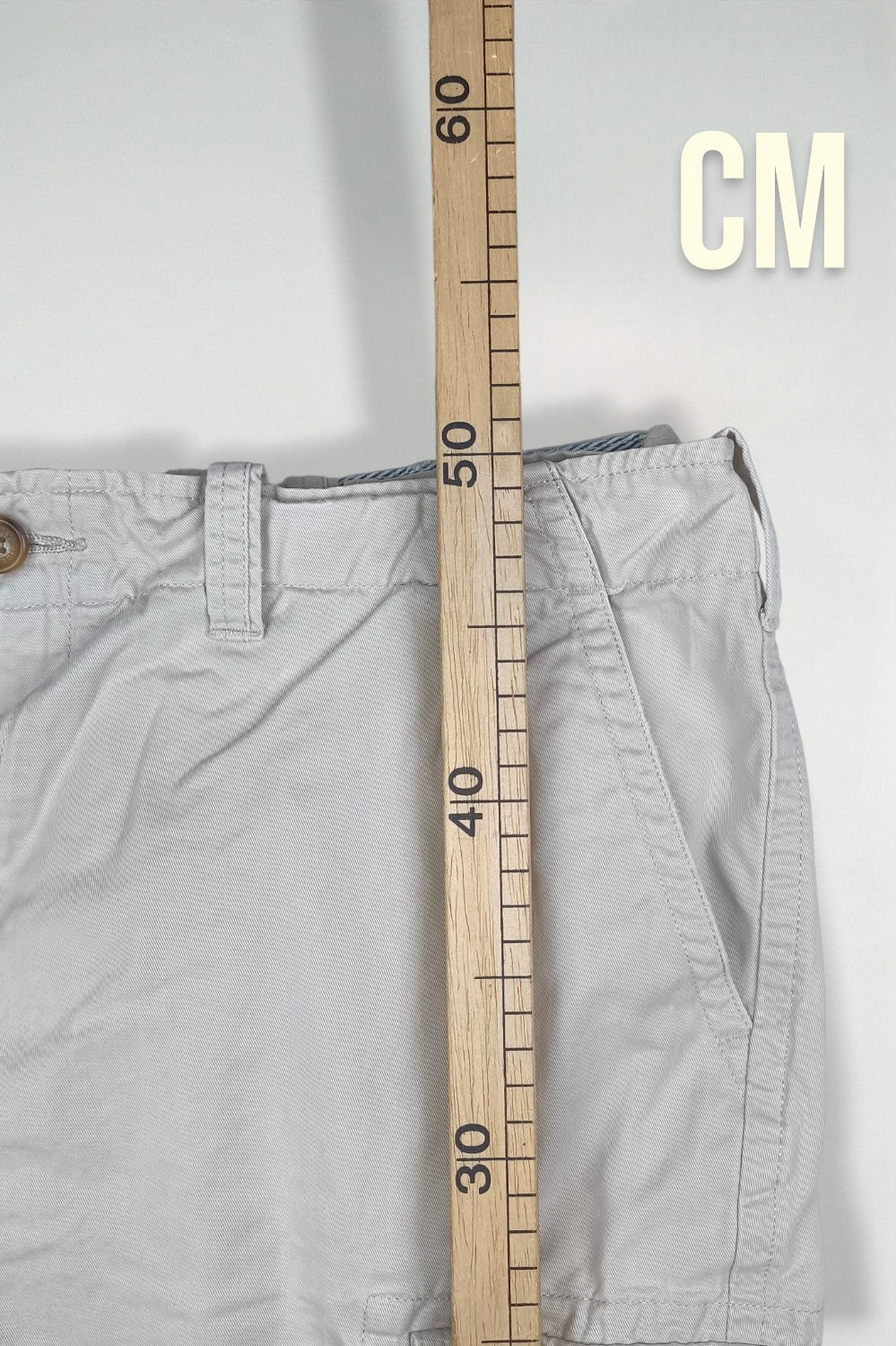 Vintage Tommy Hilfiger Cargo Shorts Beige Utility W36